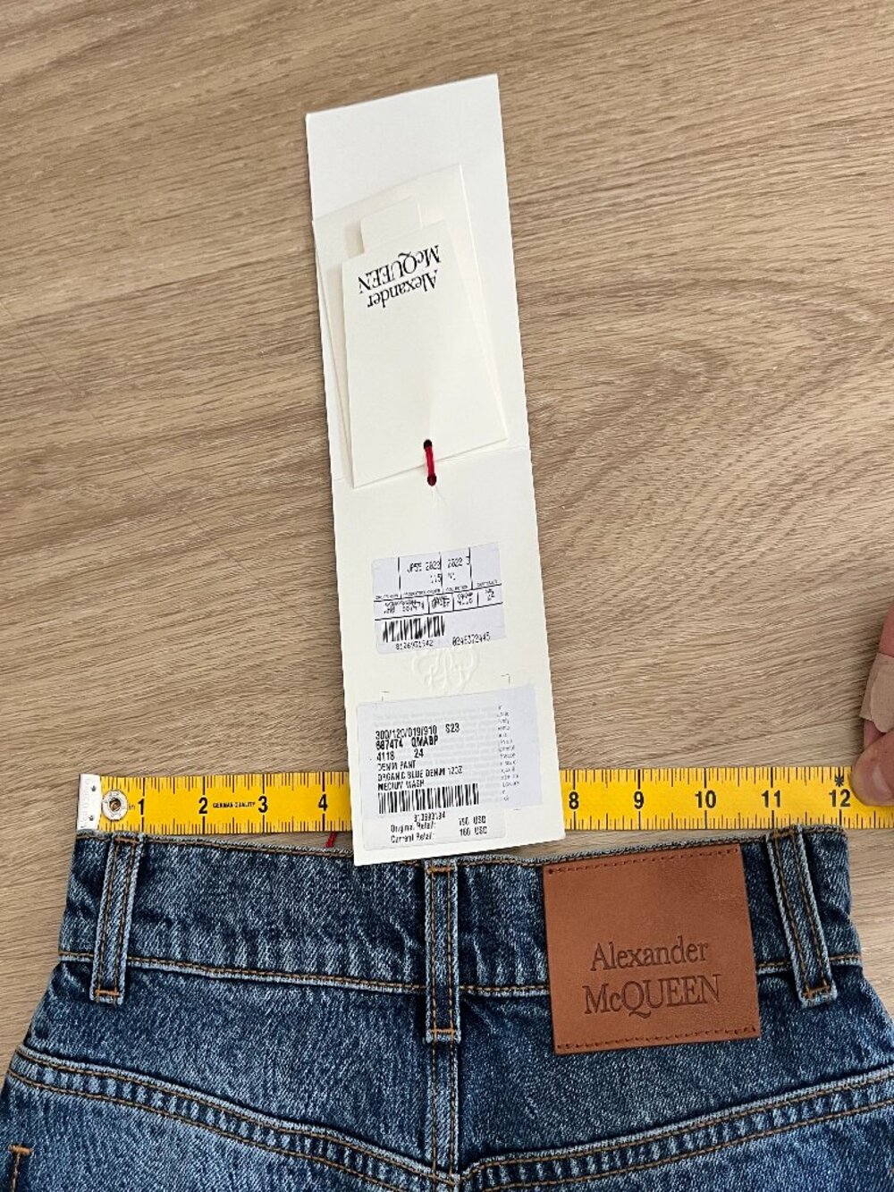 Alexander McQueen High Rise Tapered Straight Jeans Med Wash S23 Size 24 NWT $790 - Picture 15 of 16